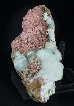 Talmessite coating Calcite and with Calcite. Side
