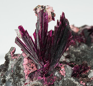 Erythrite with Quartz on Skutterudite. 