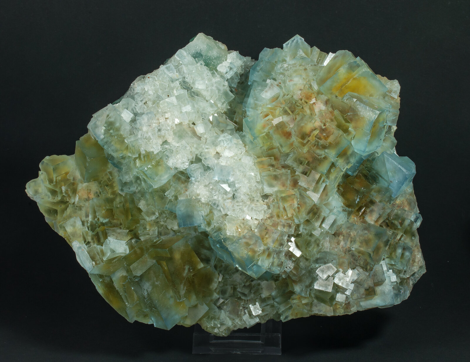 specimens/s_imagesAP2/Fluorite-ELJ94AP2f.jpg