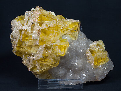 Fluorite with Quartz. Side