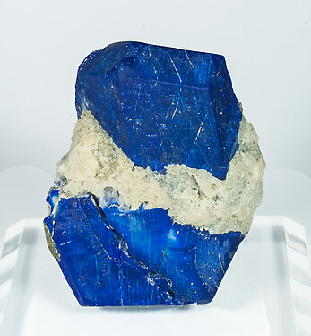 Lazurite with Calcite.