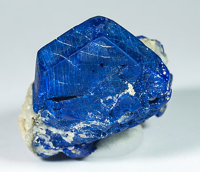 Lazurite with Calcite. Side