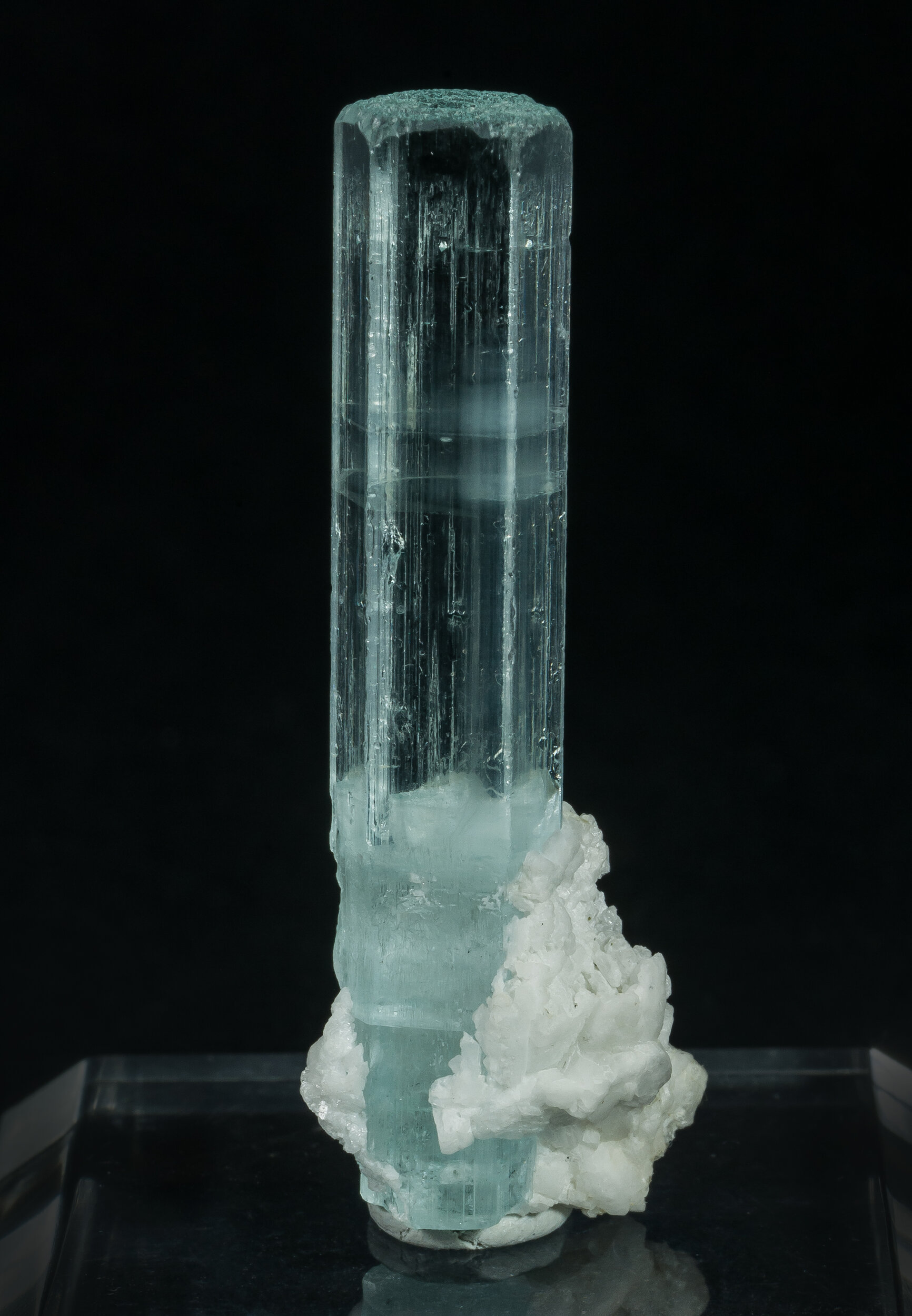 specimens/s_imagesAP3/Beryl_aquamarine-MTL87AP3f.jpg