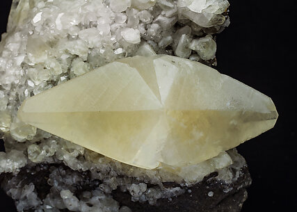 Calcite (twinned) with Sphalerite. 