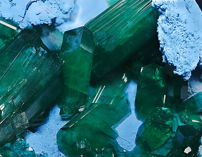 Dioptase on Plancheite. Detail / Photo: Joaquim Calln