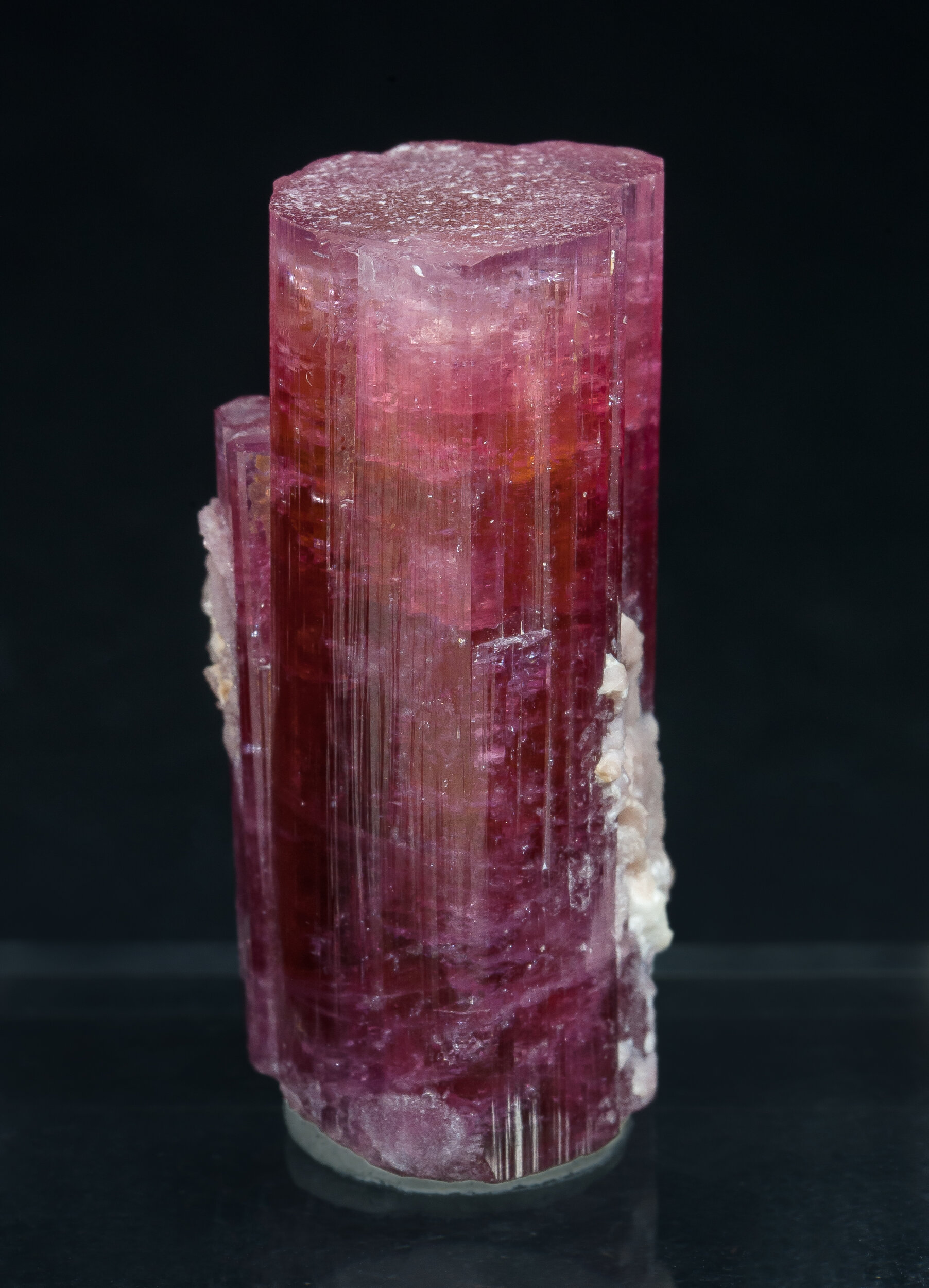 specimens/s_imagesAP3/Elbaite_Schorl-ERM47AP3r.jpg