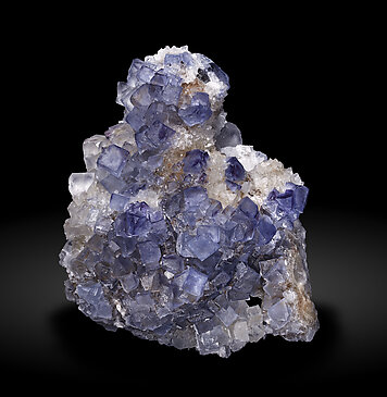 Fluorite with Quartz. Front / Photo: Joaquim Calln