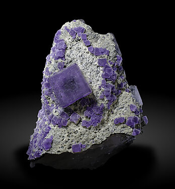 Fluorite with Quartz, Muscovite and Chlorite. Front / Photo: Joaquim Calln