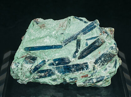 Kyanite with Muscovite (variety fuchsite).