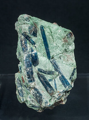 Kyanite with Muscovite (variety fuchsite). Side