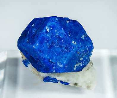 Lazurite with Calcite.