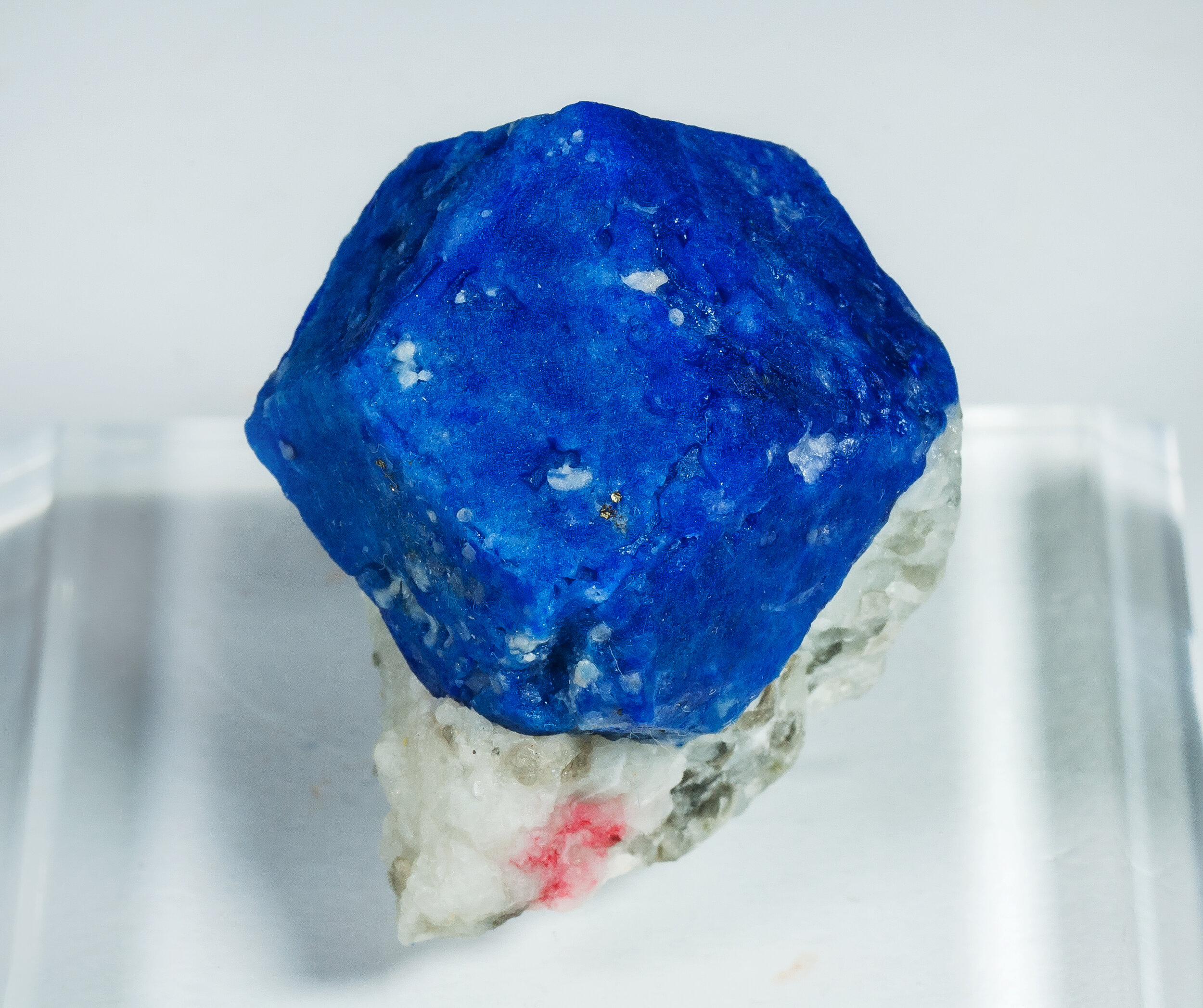 specimens/s_imagesAP3/Lazurite-EBB27AP3s.jpg