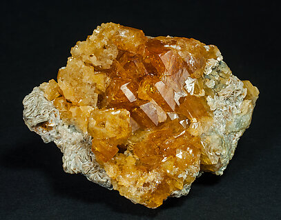 Scheelite with Muscovite.