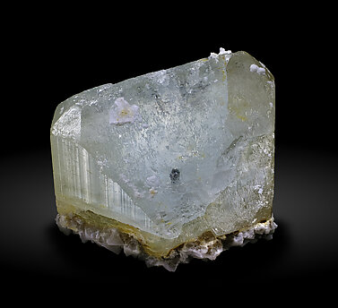 Topaz. Front / Photo: Joaquim Calln