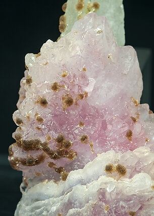 Zanazziite on Quartz (variety rose quartz). 