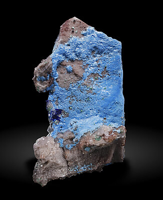 Carbonatecyanotrichite with Azurite and Calcite. Front / Photo: Joaquim Callén