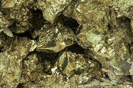 Chalcopyrite with Pyrite (variety bravoite). 