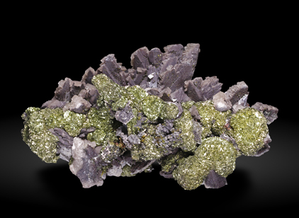 Chalcopyrite with Calcite.