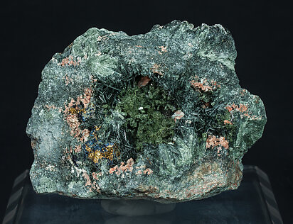 Ferro-actinolite with Plagioclase, Pyroxene (variety uralite) and Pyrite.