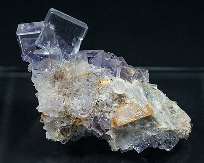 Fluorite with Quartz and Calcite. Side