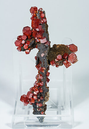 Vanadinite with manganese oxides.