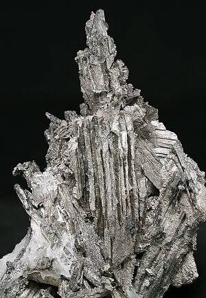 Allargentum on Calcite. Detail / Photo: Joaquim Calln