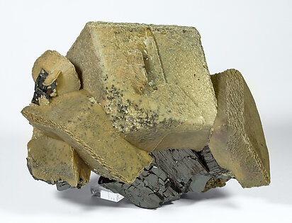 Siderite with Ferberite, Pyrite, Chalcopyrite and Calcite-Dolomite. Front