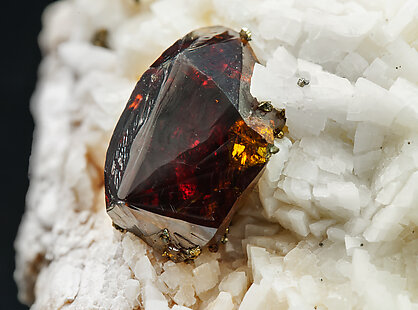 Sphalerite with Dolomite, Chalcopyrite and Siderite. 