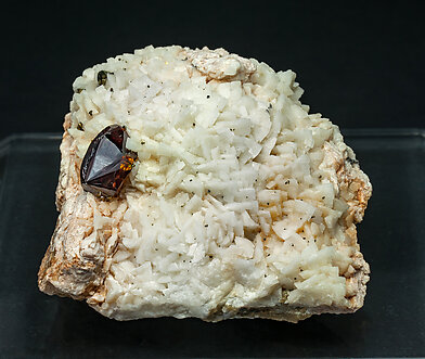 Sphalerite with Dolomite, Chalcopyrite and Siderite. 