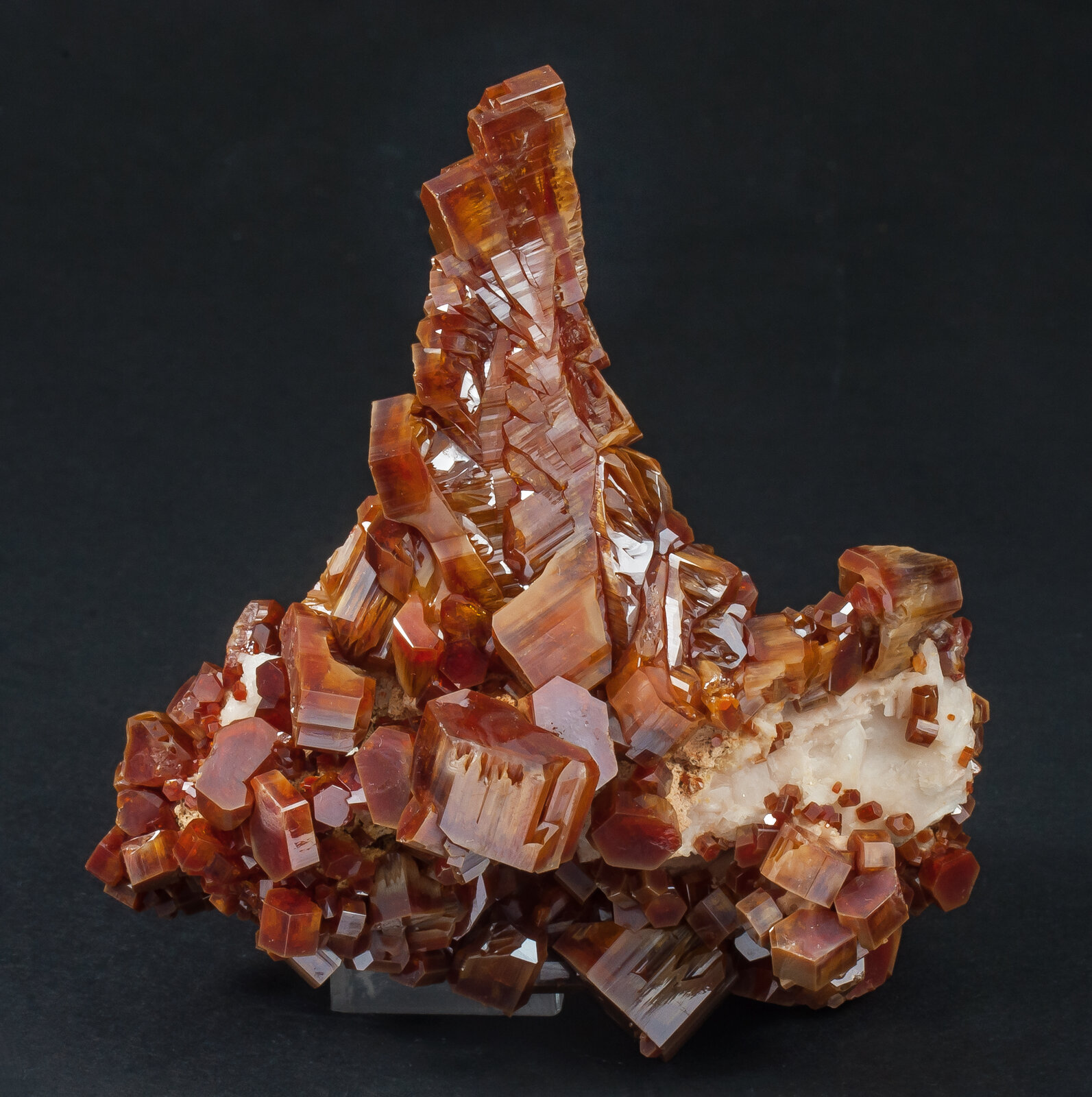 specimens/s_imagesAP5/Vanadinite-JFD210AP5f.jpg