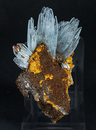 Baryte with limonite. 