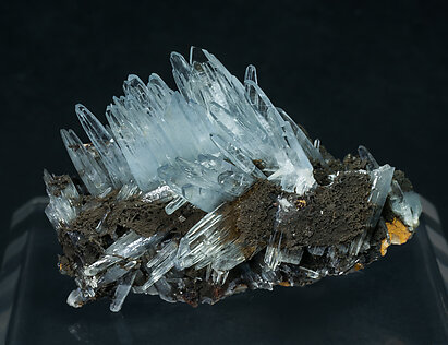 Baryte with limonite. Side