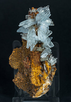 Baryte with limonite. 