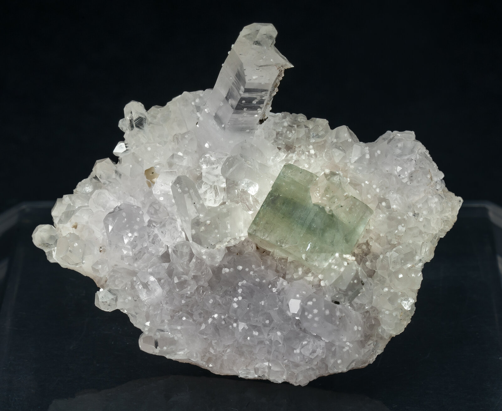 specimens/s_imagesAP6/Fluorapatite-JFD214AP6f.jpg