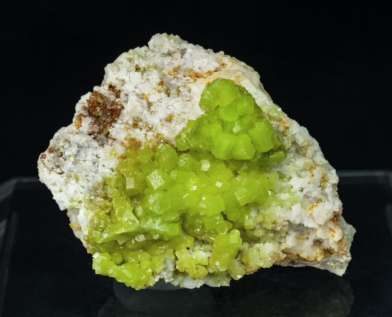 specimens/s_imagesAP6/Pyromorphite-NBX76AP6.jpg