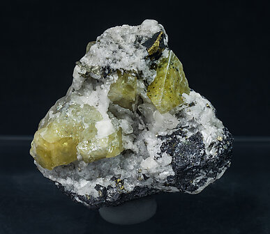 Scheelite with Quartz and Calcite. Front