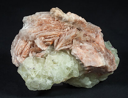 Baryte with Fluorite. Front