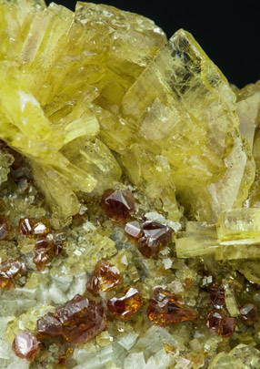 Baryte with Sphalerite and Dolomite. 