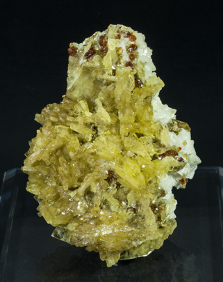 Baryte with Sphalerite and Dolomite.