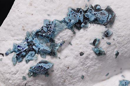 Henmilite coated by Calcite and on Olshanskyite. Photo: Joaquim Callén