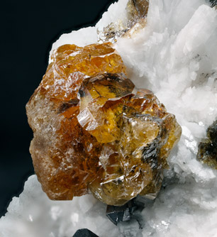 Sphalerite with Galena and Dolomite. Detail / Photo: Joaquim Calln