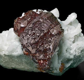 Sphalerite with Dolomite. Detail / Photo: Joaquim Calln