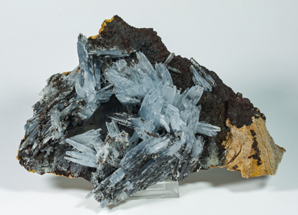 Baryte with limonite.