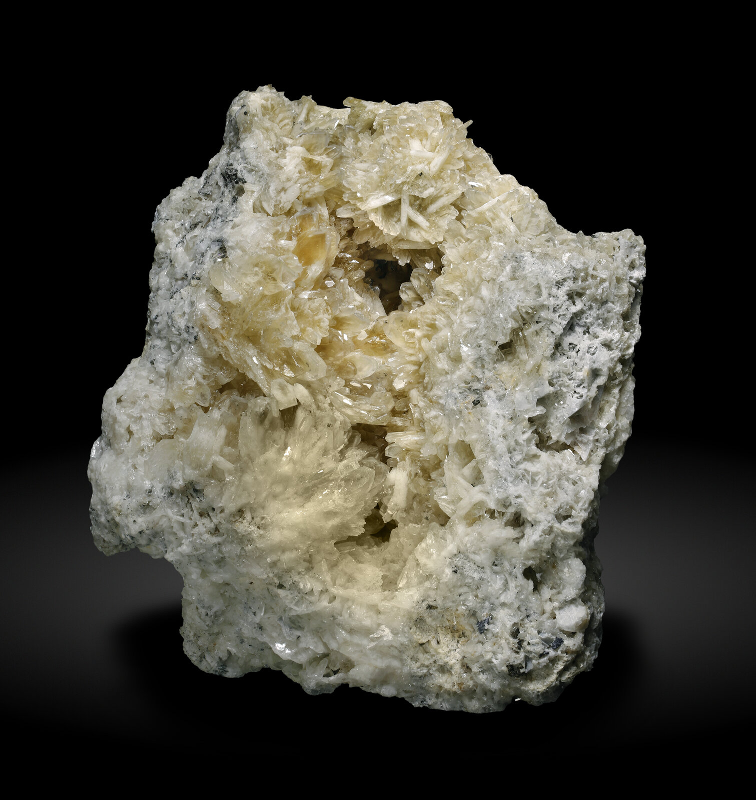 specimens/s_imagesAP9/Baryte-NAX89AP9_3834_f.jpg