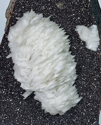 Baryte on Sphalerite. 