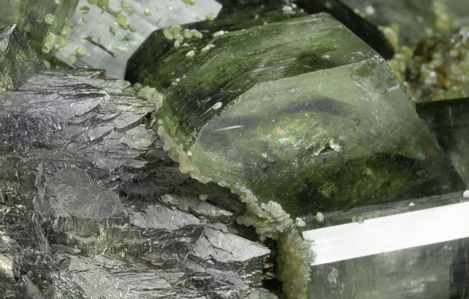 specimens/s_imagesAP9/Fluorapatite-TXA97AP9d3.jpg