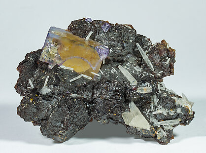 Fluorite with Sphalerite and Quartz.