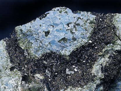 Hayne with Phlogopite and Muscovite. Detail / Photo: Joaquim Calln