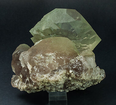 Quartz (variety smoky and gwindel) with Chlorite. Rear