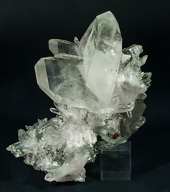 Quartz with Chlorite inclusions. Front